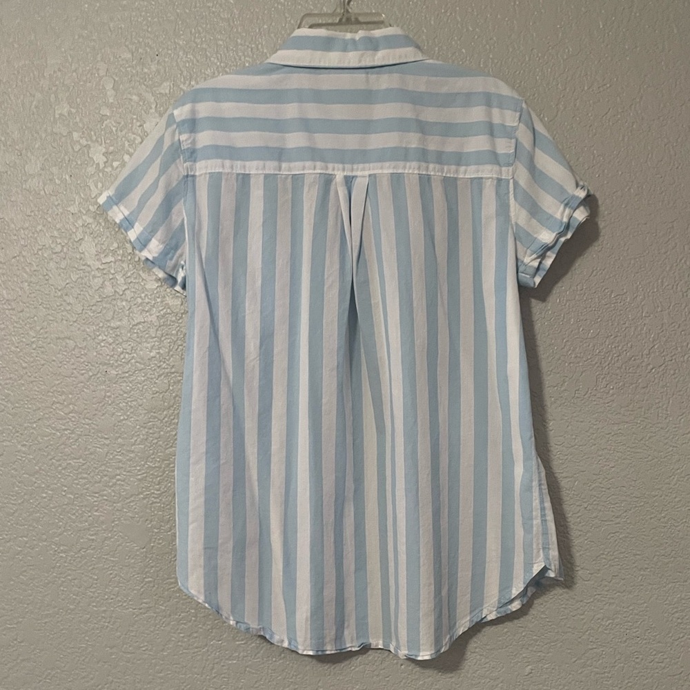 Button up top - Picture 2 of 3